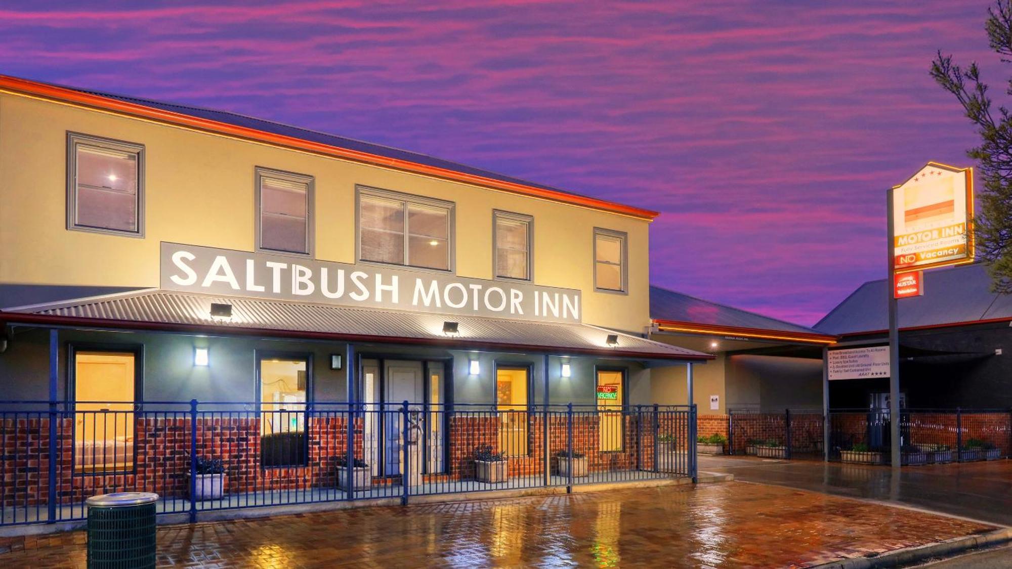 The Saltbush Motor Inn Hay Exterior photo